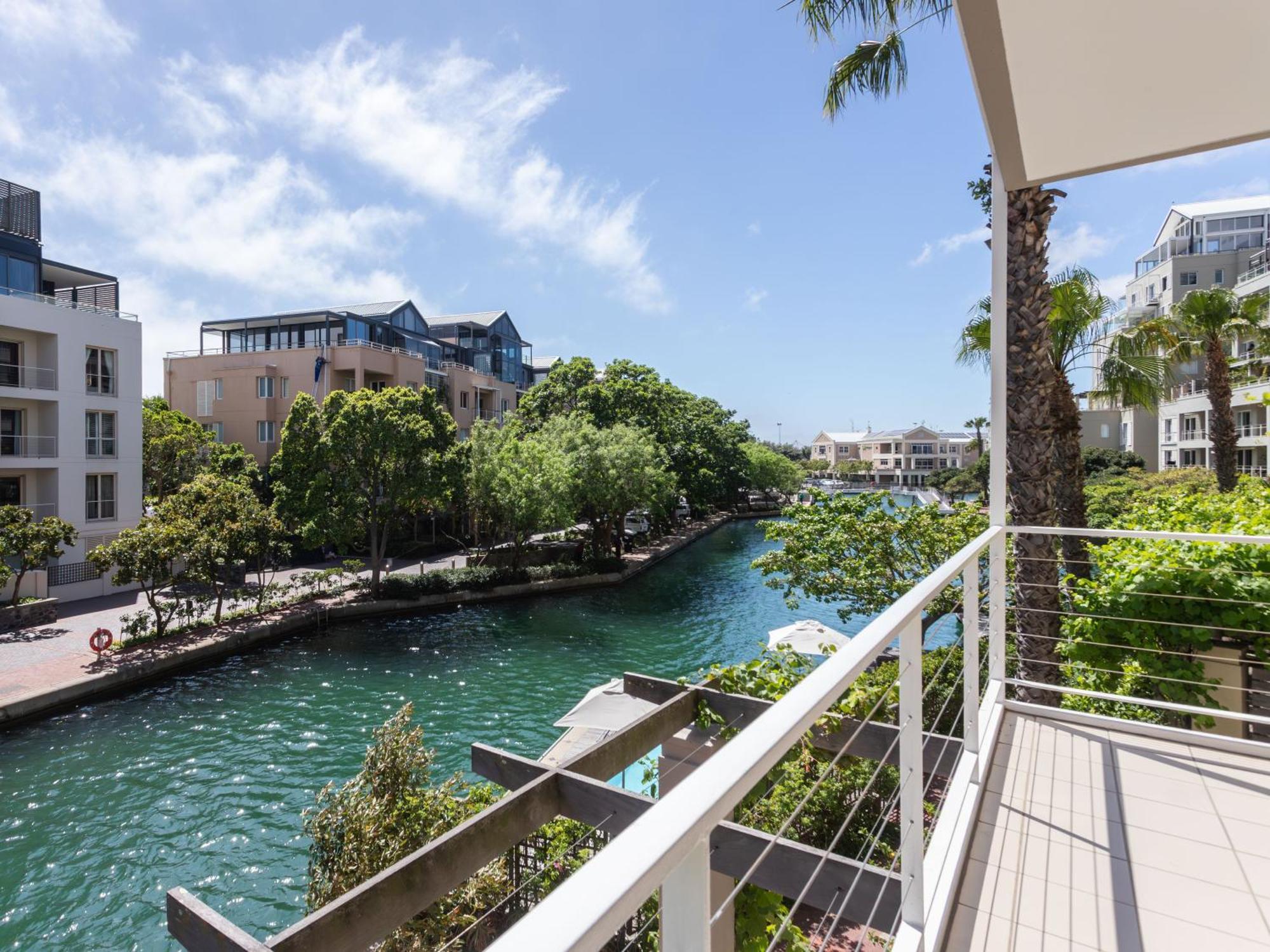 Mountain Marina Luxury Apartments Cape Town Bilik gambar
