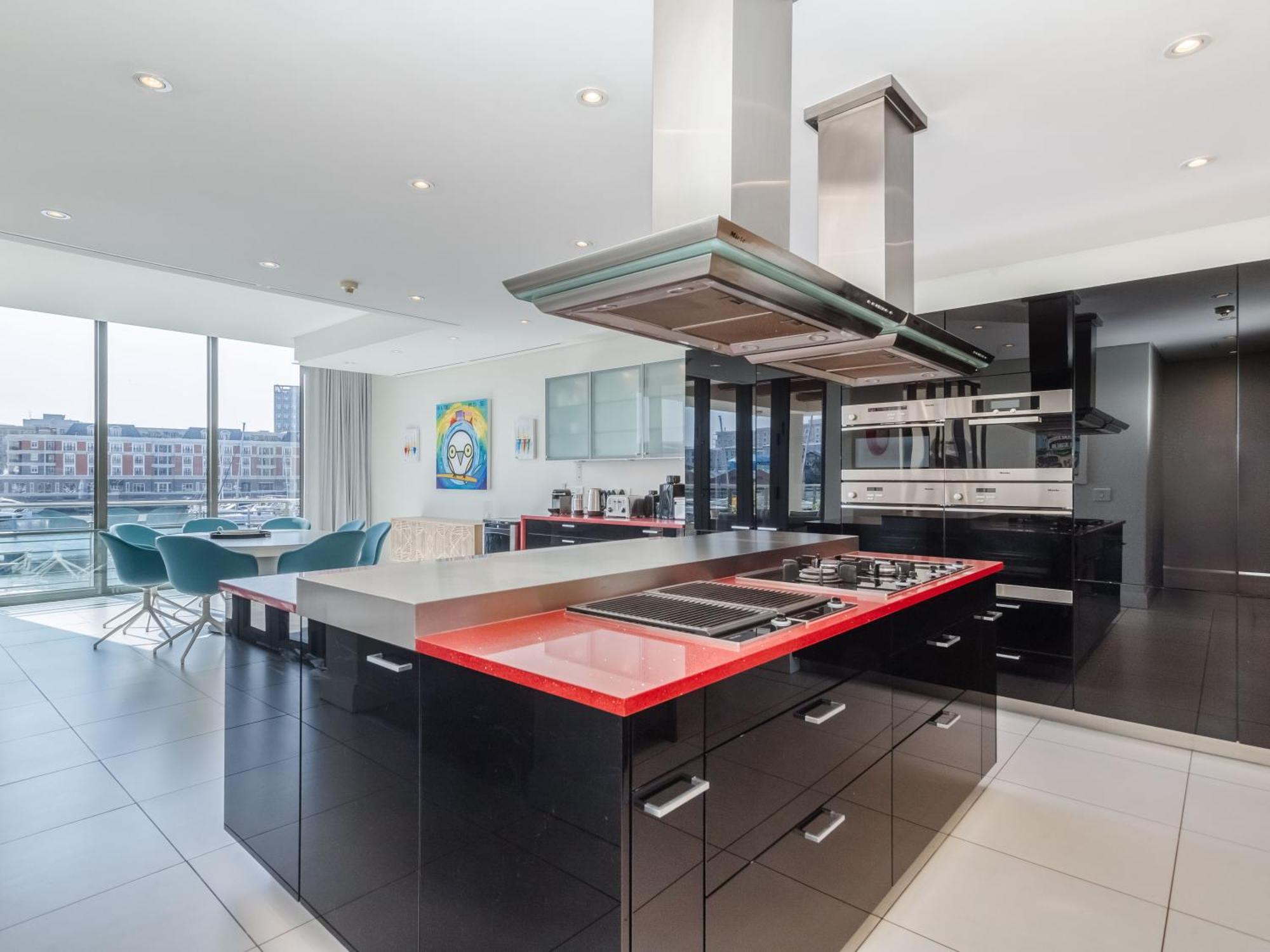 Mountain Marina Luxury Apartments Cape Town Bilik gambar