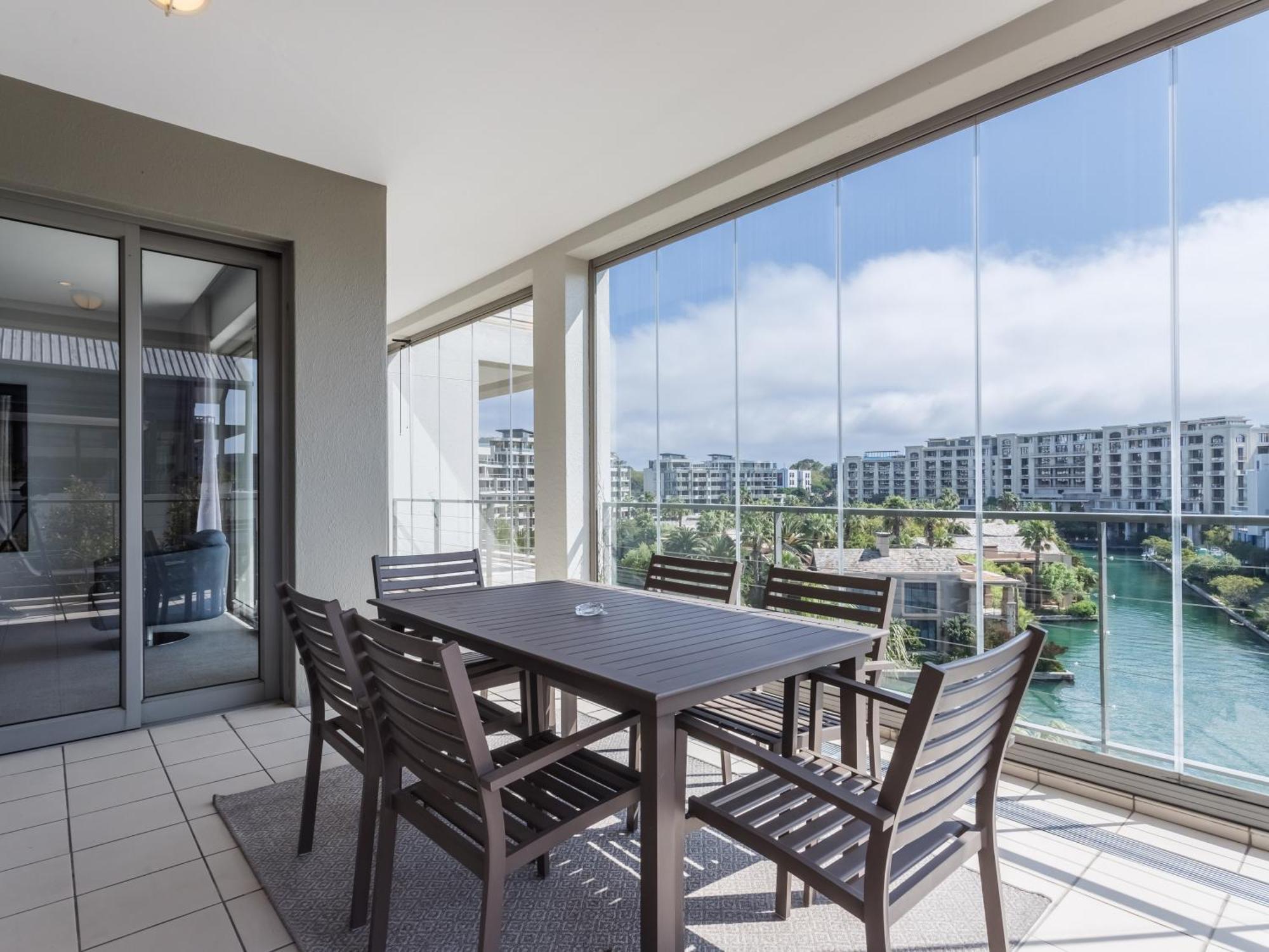 Mountain Marina Luxury Apartments Cape Town Bilik gambar